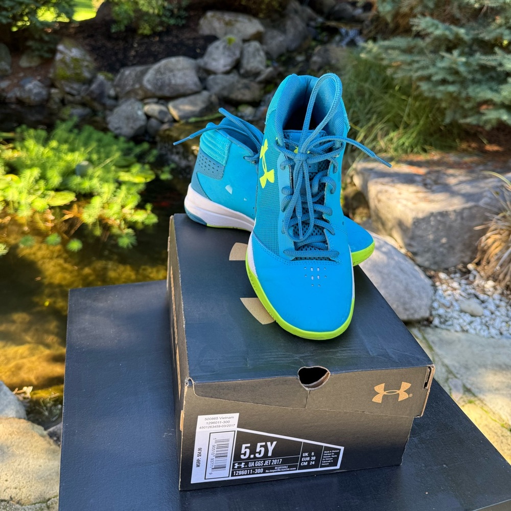 Under Armour GGS Jet Basketball Shoes Sz 5.5 Y